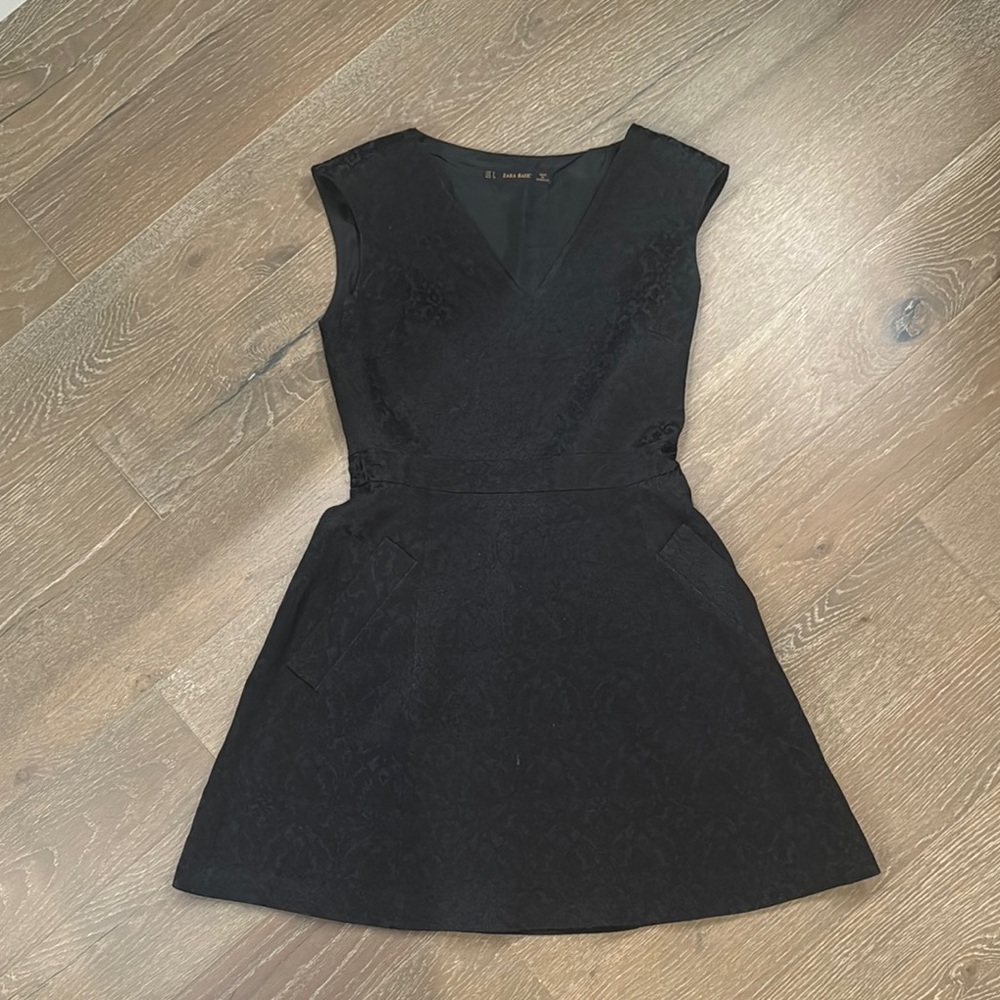 Elegant Black Sleeveless Dress